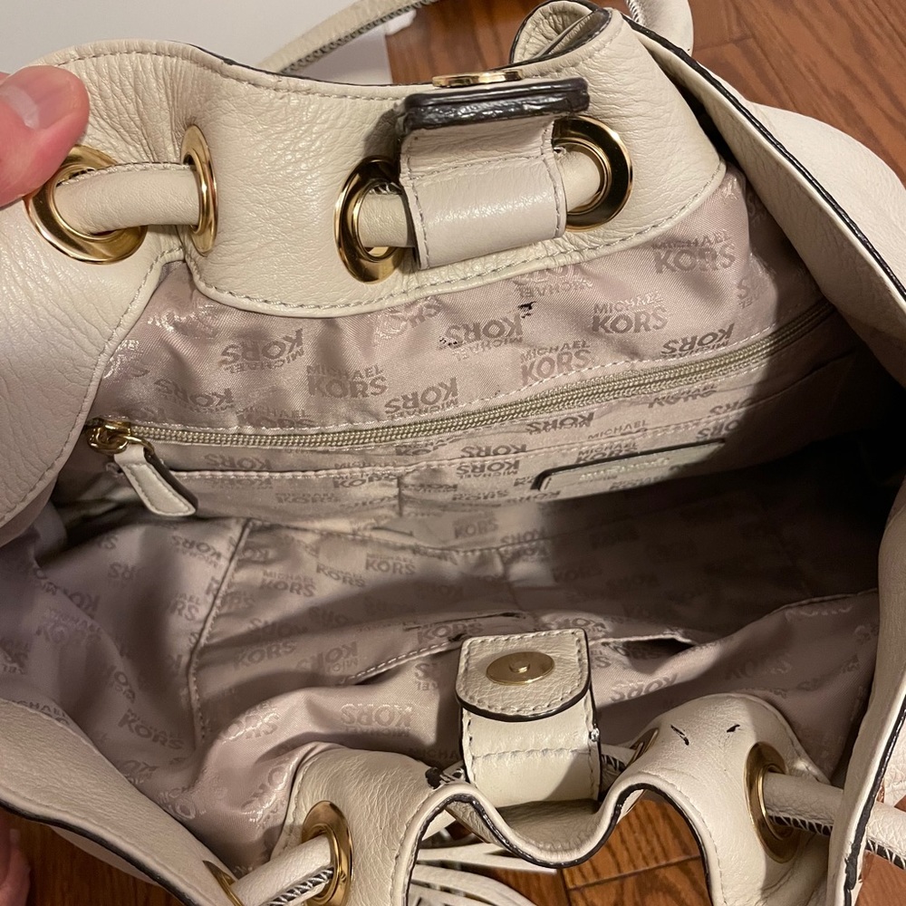 Michael kors handbag for sale